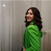 Neolaureata con 110 e Lode in Lettere Moderne offre lezioni di Italiano, storia, francese e inglese.